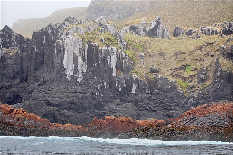 Antipodes  AtSea  0685 m Coastal View